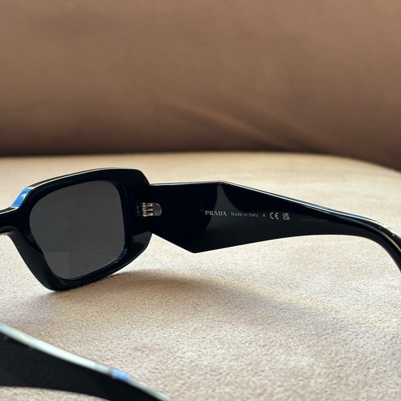 PRADA 17WS BLACK SUNGLASSES